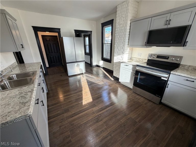 1529 Stark Avenue, Canton, OH - Photo 6