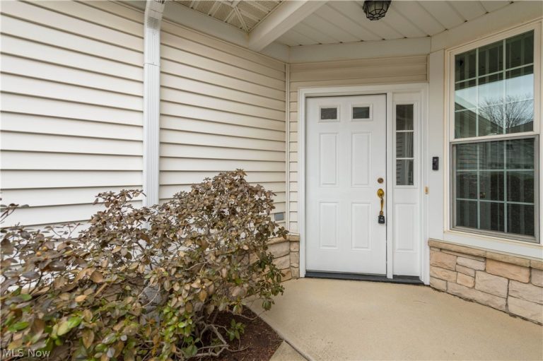 33136 Fairport Drive, Avon Lake, OH - Photo 4