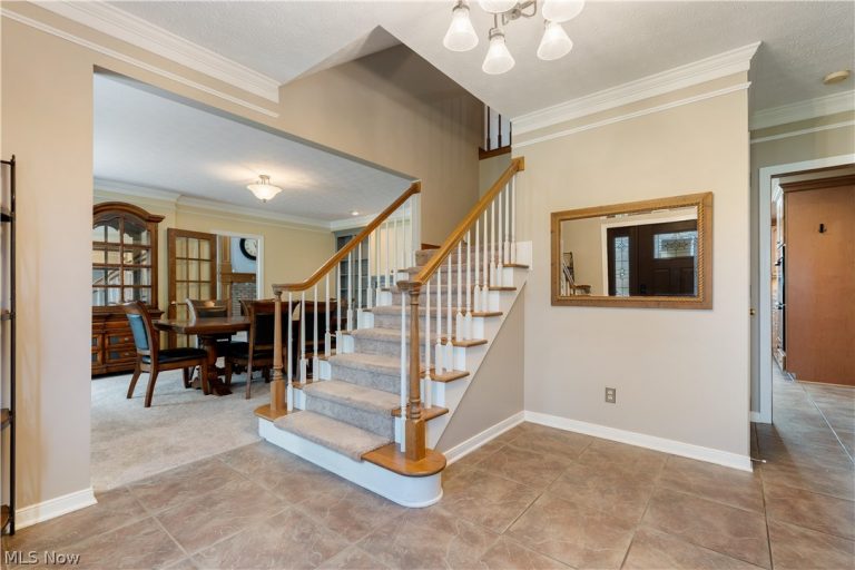 2903 Aylesbury Street, North Canton, OH - Photo 2