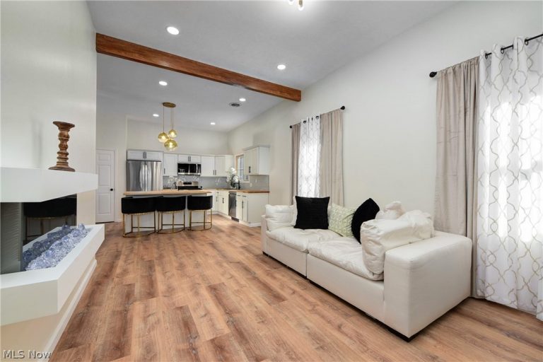 924 Greyton, Cleveland Heights, OH - Photo 3