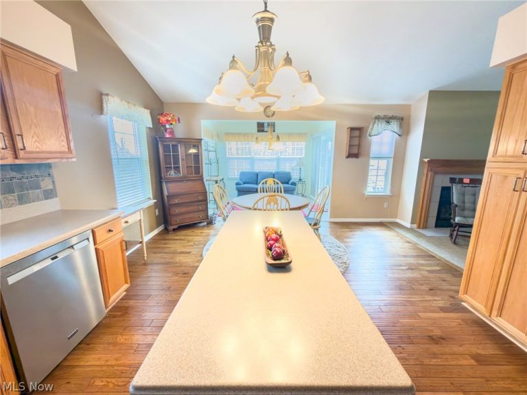 684 Jaystone Place, Macedonia, OH - Photo 5