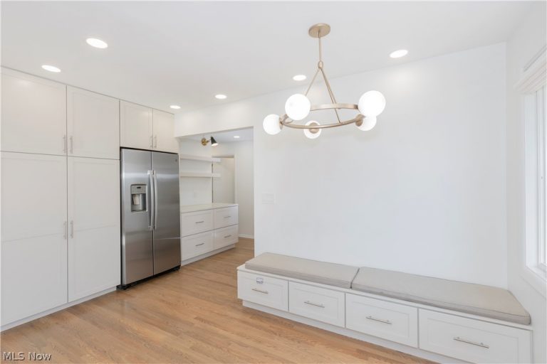 657 Lander Drive, Highland Heights, OH - Photo 8