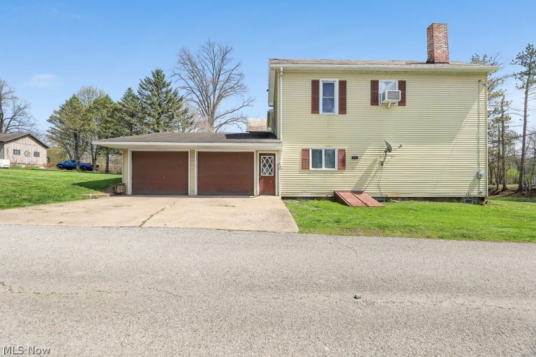237 Chestnut Street, Lisbon, OH - Photo 2