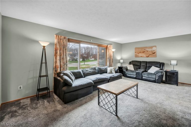 26475 Sudbury Drive, North Olmsted, OH - Photo 5