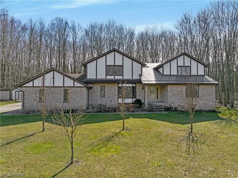 13015 Pearl Road, Chardon, OH, 44024