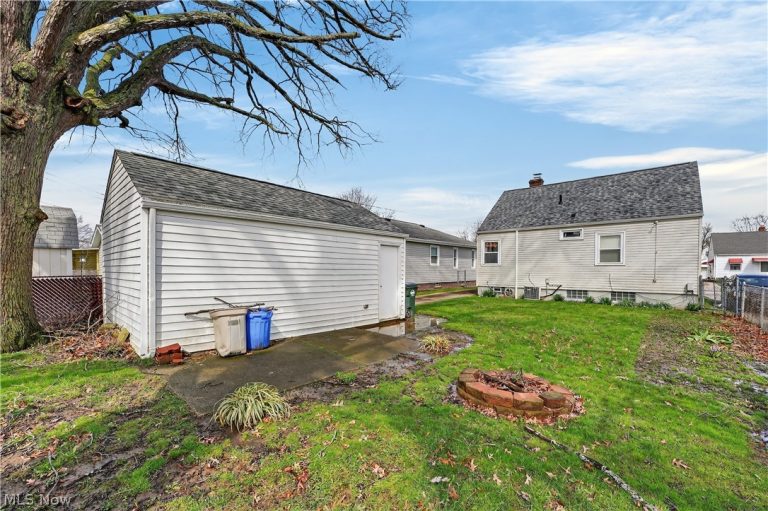 2819 Tuxedo Avenue, Parma, OH - Photo 5