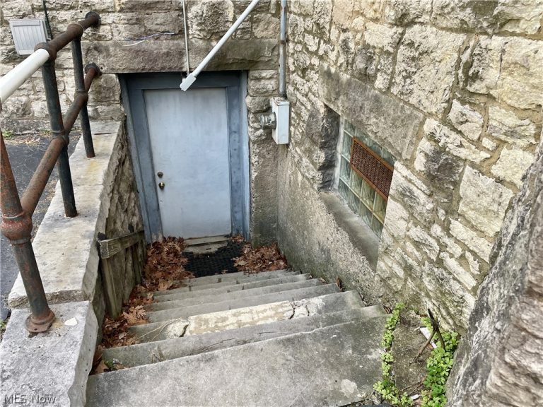 1205 Elm Street, Youngstown, OH - Photo 5