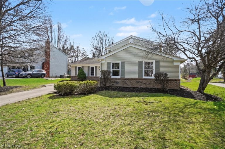 380 Sturbridge Drive, Medina, OH - Photo 2