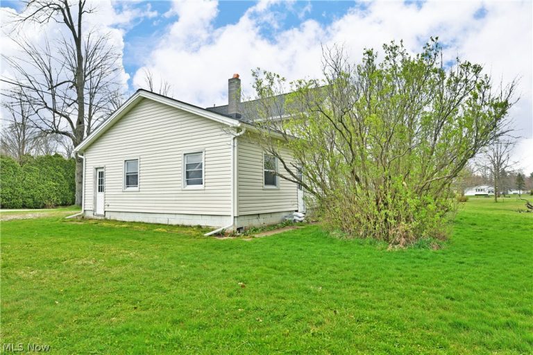 6979 Thompson Clark Road, Bristolville, OH - Photo 8