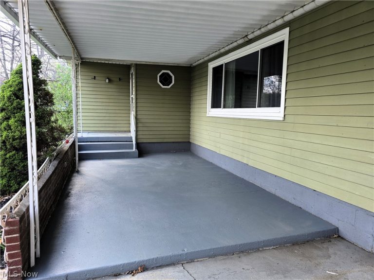 3839 Valacamp, Warren, OH - Photo 2