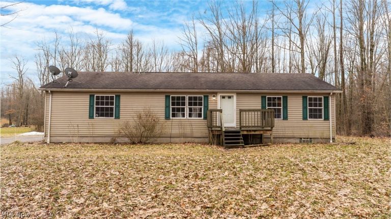 1367 Housel Craft Road, Bristolville, OH, 44402