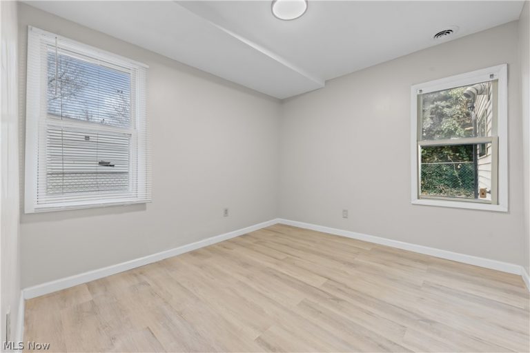 27182 Oriole Avenue, Euclid, OH - Photo 8