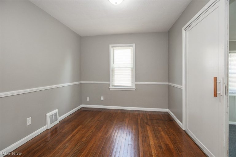 32610 Willowick Drive, Willowick, OH - Photo 6