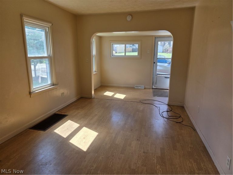 372 Madison Avenue, Salem, OH - Photo 2