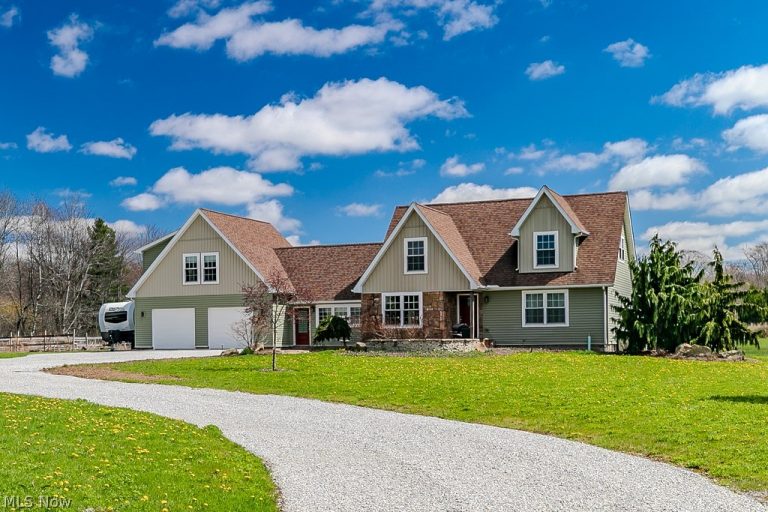 18919 Ravenna Road, Chagrin Falls, OH - Photo 2