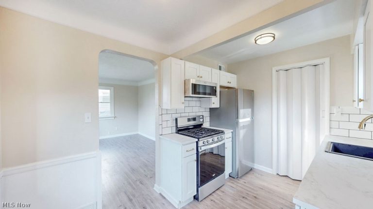 14732 Grapeland Avenue, Cleveland, OH - Photo 8