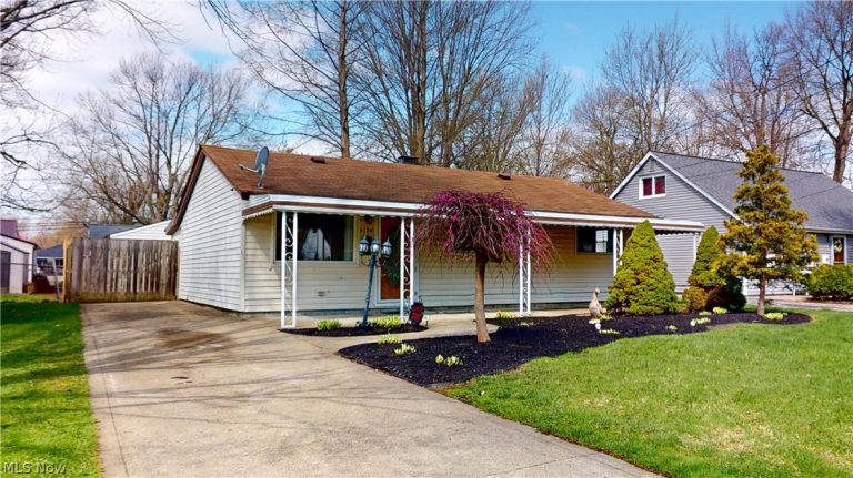 4790 Robinwood Drive, Mentor, OH - Photo 3