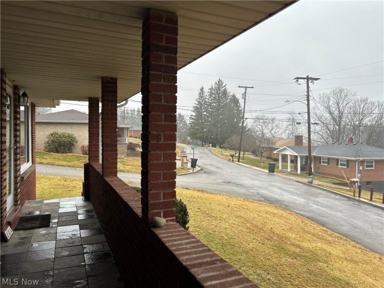110 White Bell Circle, Wellsburg, WV - Photo 6