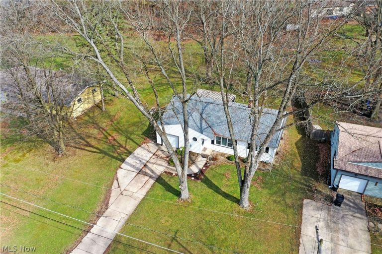 3205 Redgate Lane, Youngstown, OH - Photo 5