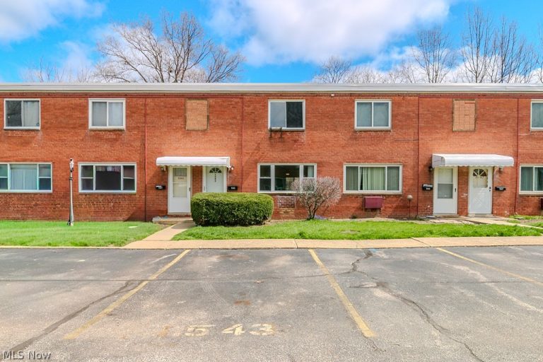 1543 Severn Lane #6D, Wickliffe, OH - Photo 2