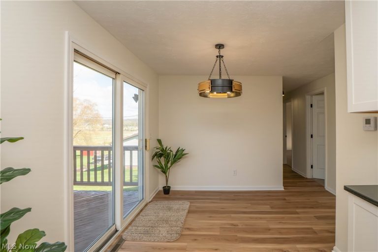 7162 Sandy Lane, Malvern, OH - Photo 8