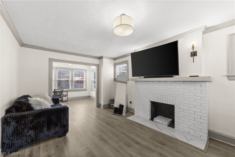 3180 Sycamore Road, Cleveland Heights, OH - Photo 2