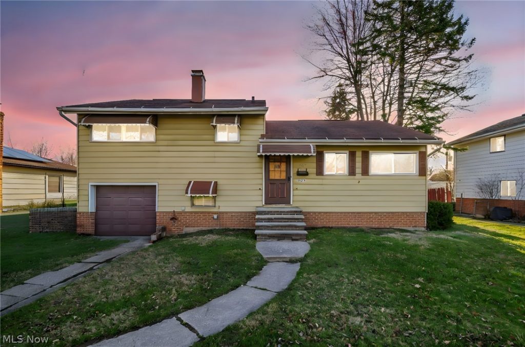 5873 Doxmere Drive, Parma Heights, OH