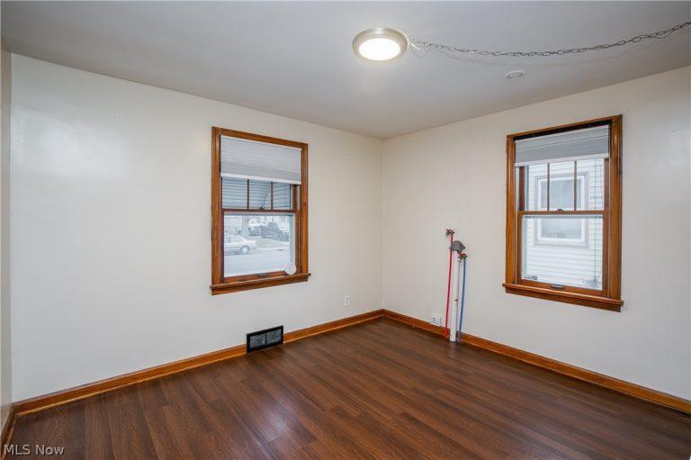 1014 Roslyn Avenue, Canton, OH - Photo 8