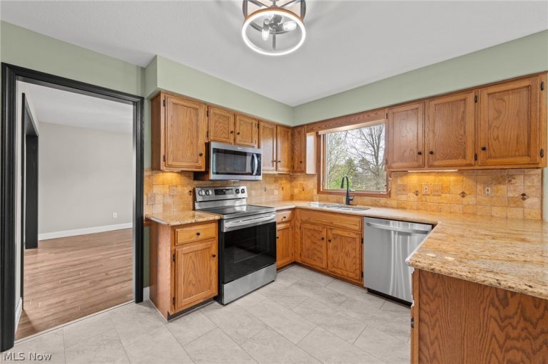 165 Valley Brook Boulevard, Hinckley, OH - Photo 5