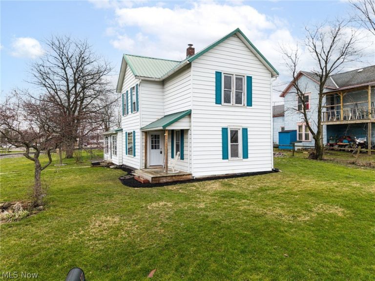 153 Schaff Alley, Creston, OH - Photo 3