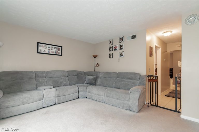 8210 Deepwood Boulevard #11-5, Mentor, OH - Photo 3