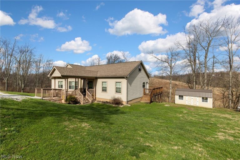67137 Airport Road, St Clairsville, OH - Photo 2