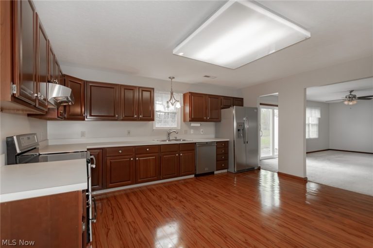 133 Hampshire Cove, Painesville Twp, OH - Photo 8