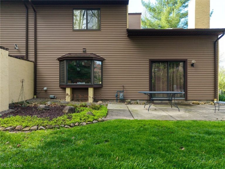 180 Lake Terrace Drive, Munroe Falls, OH - Photo 5