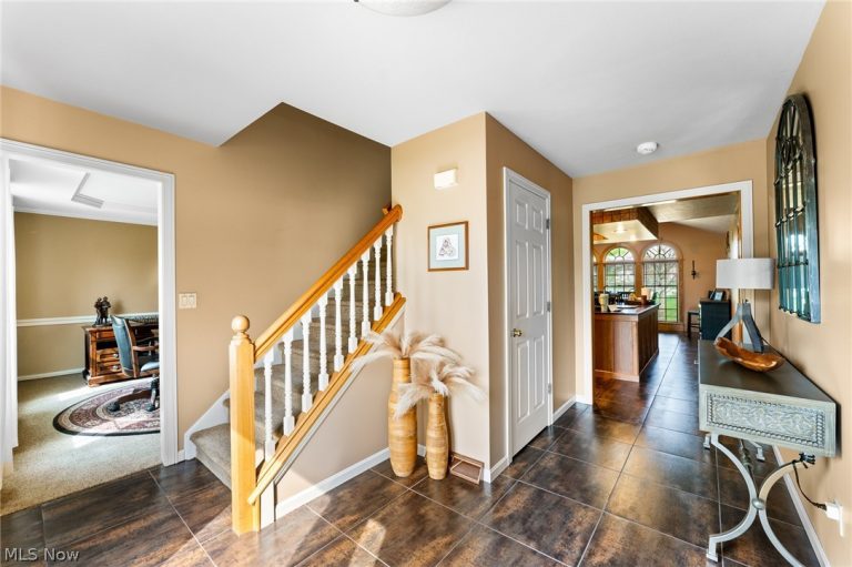 98 Jade Circle, Canfield, OH - Photo 5