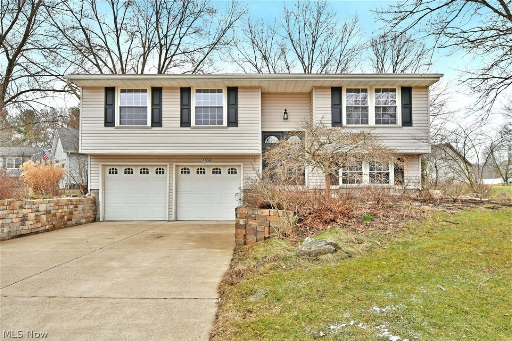 5038 Jonathan Lane, Warren, OH