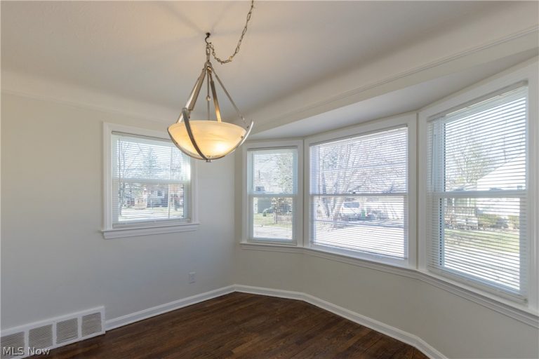 1560 Holmden Road, South Euclid, OH - Photo 8