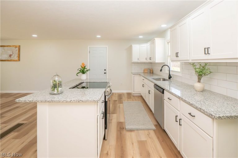 5343 Cleveland Avenue, Canton, OH - Photo 8