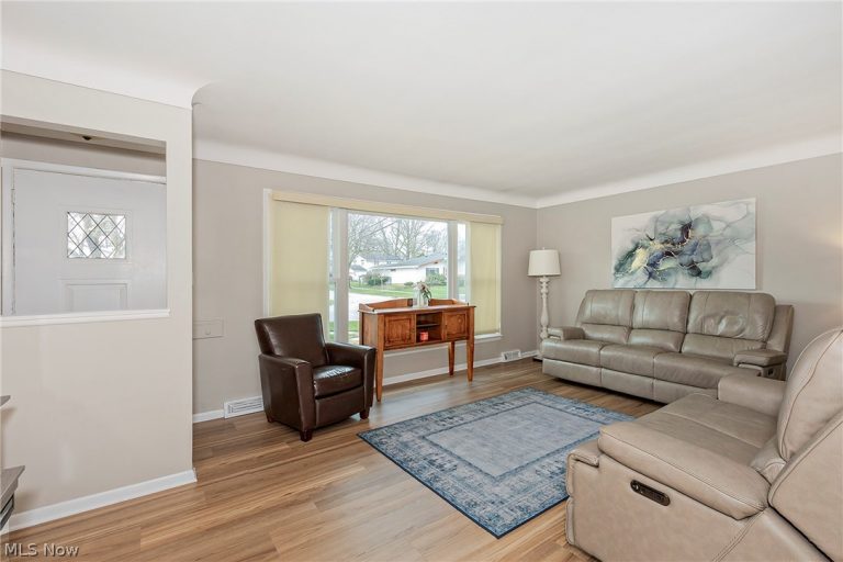 1101 Bonnie Lane, Mayfield Heights, OH - Photo 4
