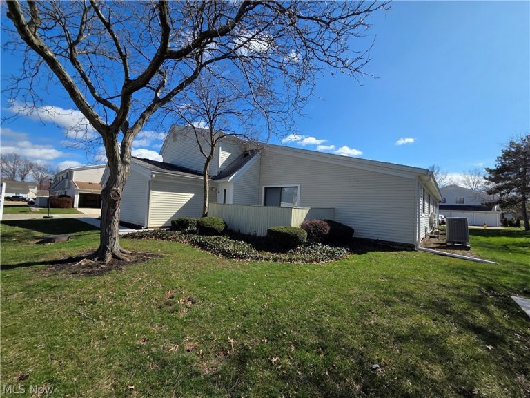 5463 Millwood Lane #42-C, Willoughby, OH - Photo 2