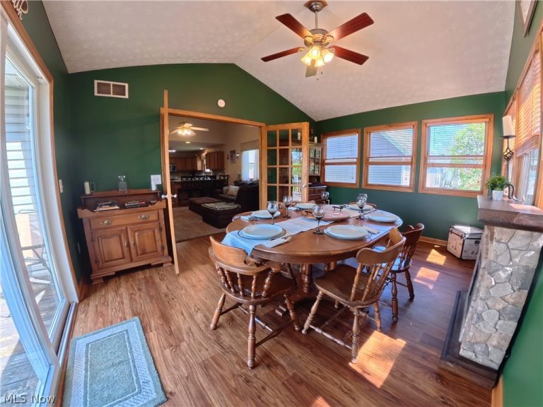 3160 Pondview Drive, Ravenna, OH - Photo 3
