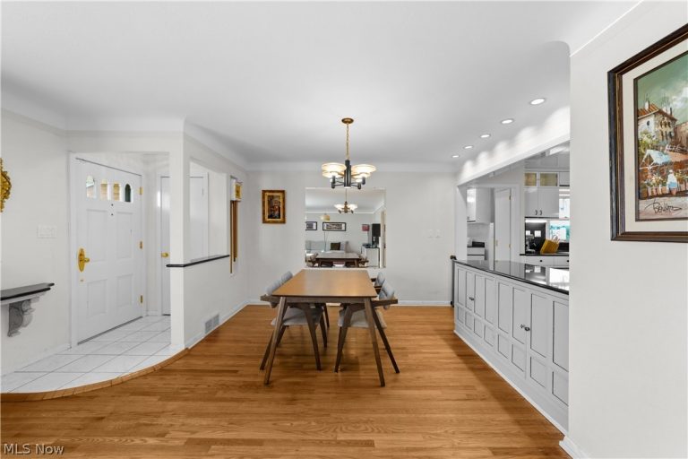 2050 Marshfield Road, Mayfield Heights, OH - Photo 6