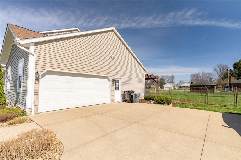 114 Hemlock Avenue, Waynesburg, OH - Photo 4