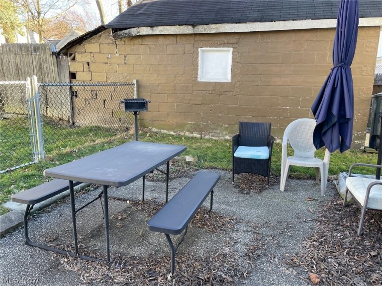 1215 Sherman Street, Akron, OH - Photo 8