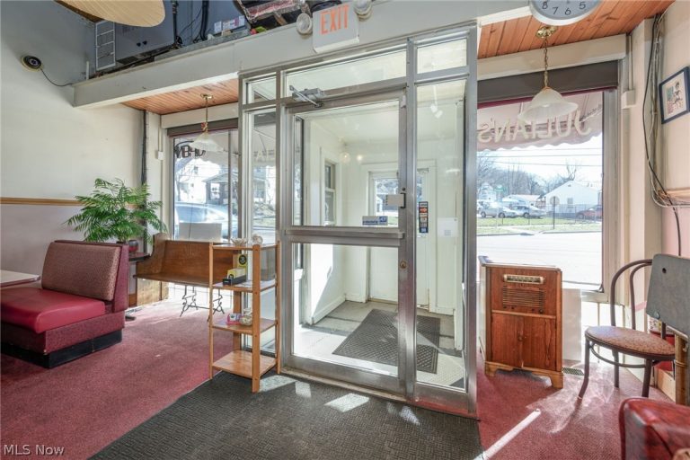 314 Pioneer Street, Akron, OH - Photo 4