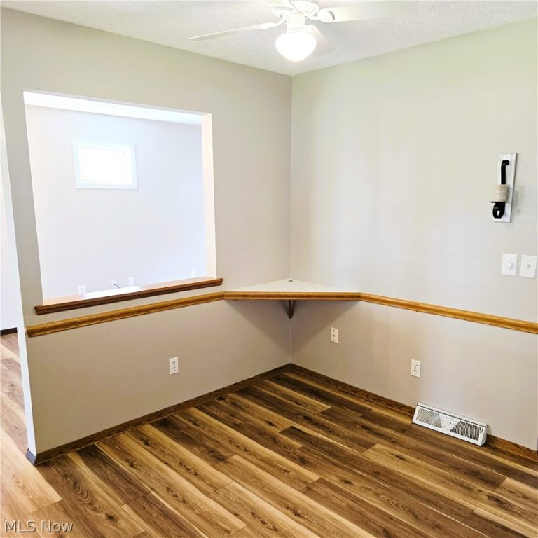 17016 Lanier Avenue, Strongsville, OH - Photo 4