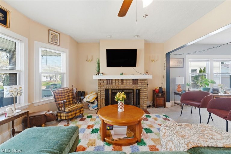 2087 Chesterland Avenue, Lakewood, OH - Photo 6