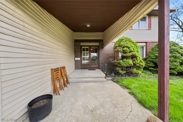 17773 Blazing Star Drive, Strongsville, OH - Photo 3
