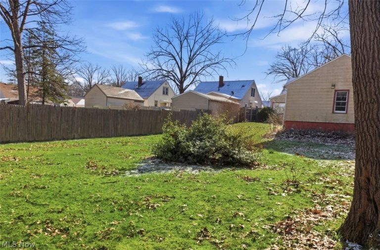 1350 Eastland Avenue, Warren, OH - Photo 8