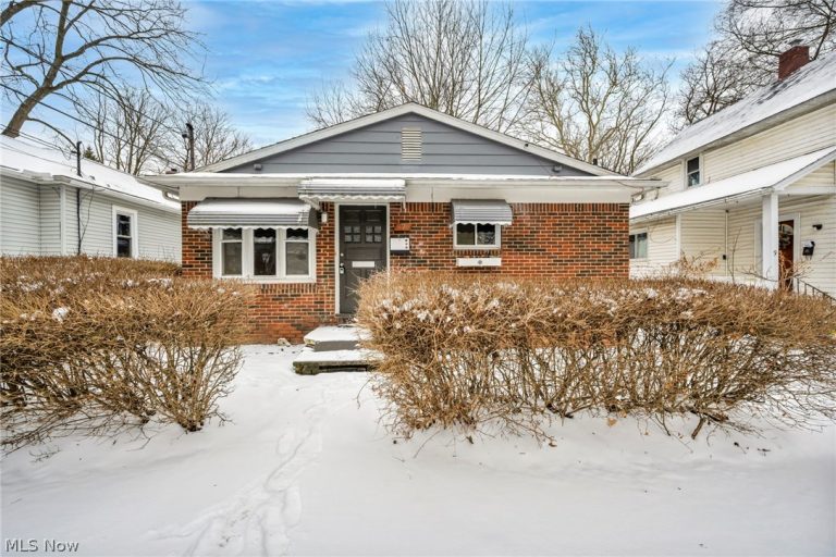 7 Smith Court, Elyria, OH - Photo 2